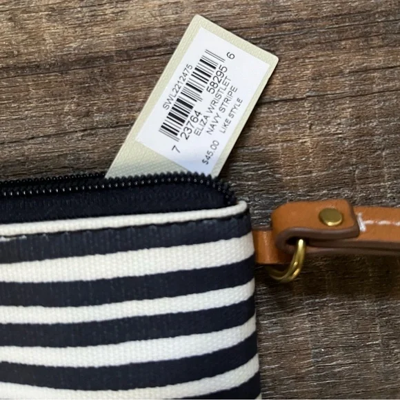 Fossil Eliza Wristlet 🖤🤍 - Picture 2 of 3